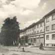 Velice zaj�mav� sn�mek tramvaje na ulici Rud� arm�dy odbo�uj�c� na ulici Palack�ho a jedouc� na kone�nou nach�zej�c� se p�ed hornickou nemocnic� tzv. stalingrad.